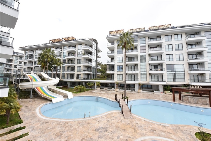 دوبلكس ارضية - 3 غرف وصالة مفروشة - ضمن مجمع 5 نجوم في كاستل / الانيا 