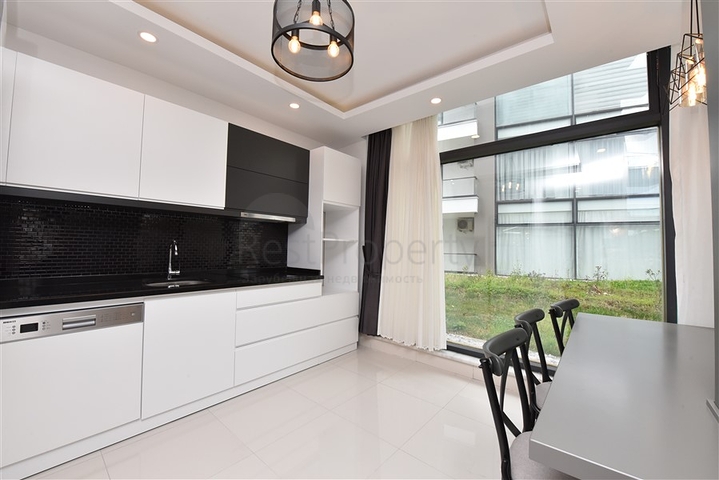 دوبلكس ارضية - 3 غرف وصالة مفروشة - ضمن مجمع 5 نجوم في كاستل / الانيا 