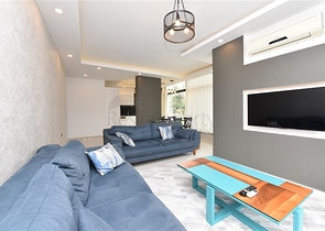 دوبلكس ارضية - 3 غرف وصالة مفروشة - ضمن مجمع 5 نجوم في كاستل / الانيا 