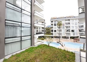 دوبلكس ارضية - 3 غرف وصالة مفروشة - ضمن مجمع 5 نجوم في كاستل / الانيا 