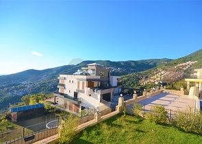 اطلالة بحر وقلعة - فيلا 3 غرف وصالة ضمن مجمع - في مركز الانيا 