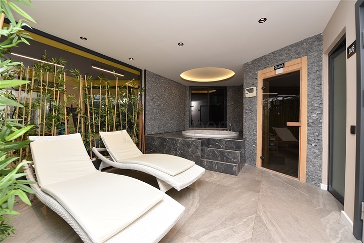 في مركز الانيا - وضمن مجمع سكني فاخر - شقة غرفة وصالة مفروشة .