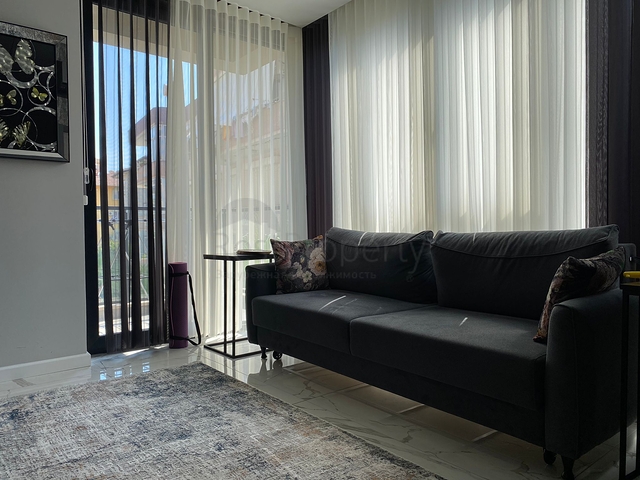 في مركز الانيا - وضمن مجمع سكني فاخر - شقة غرفة وصالة مفروشة .