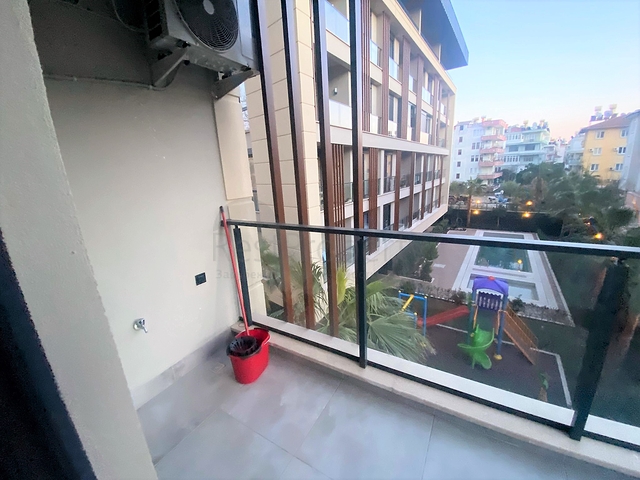 في مركز الانيا - وضمن مجمع سكني فاخر - شقة غرفة وصالة مفروشة .