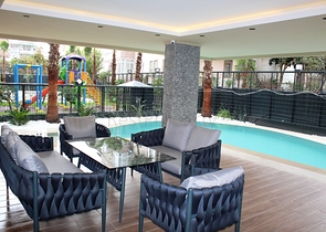 في مركز الانيا - وضمن مجمع سكني فاخر - شقة غرفة وصالة مفروشة .