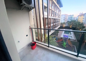 في مركز الانيا - وضمن مجمع سكني فاخر - شقة غرفة وصالة مفروشة .