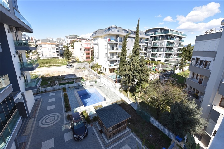 شقة غرفتين وصالة -ضمن مجمع فاخر وقريب من البحر - في افسلار / الانيا 