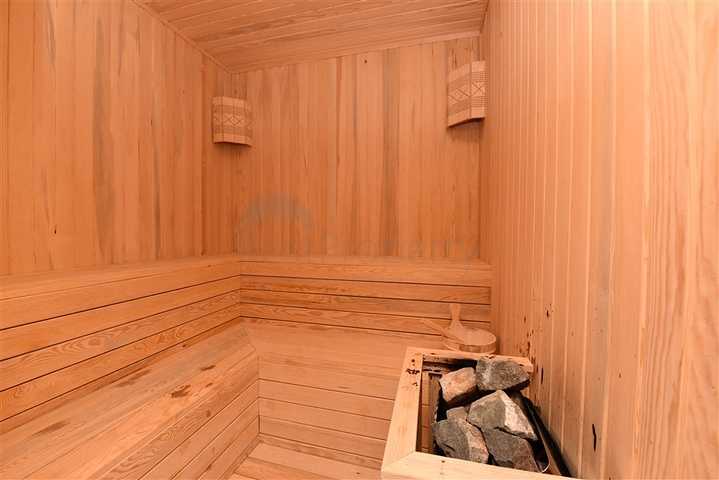 شقة جديدة للبيع - ضمن مجمع سكني في افسلار - تصميم غرفة وصالة . 