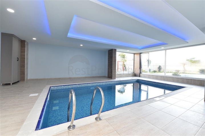 شقة جديدة للبيع - ضمن مجمع سكني في افسلار - تصميم غرفة وصالة . 