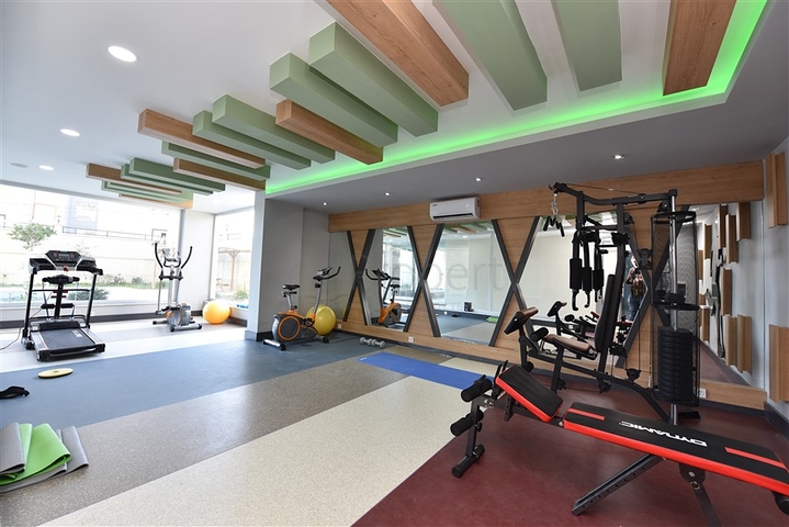 شقة جديدة للبيع - ضمن مجمع سكني في افسلار - تصميم غرفة وصالة . 