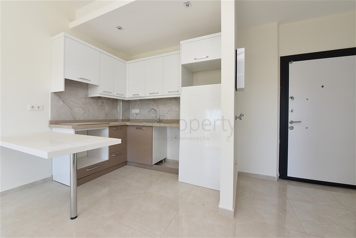 شقة جديدة للبيع - ضمن مجمع سكني في افسلار - تصميم غرفة وصالة . 