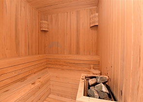 شقة جديدة للبيع - ضمن مجمع سكني في افسلار - تصميم غرفة وصالة . 