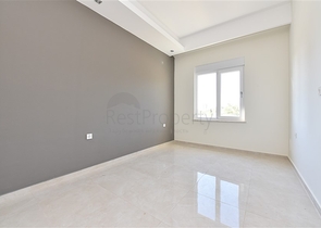 شقة جديدة للبيع - ضمن مجمع سكني في افسلار - تصميم غرفة وصالة . 