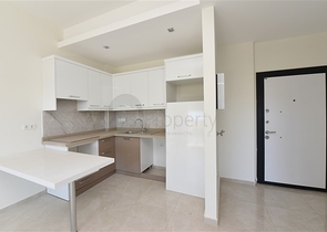 شقة جديدة للبيع - ضمن مجمع سكني في افسلار - تصميم غرفة وصالة . 