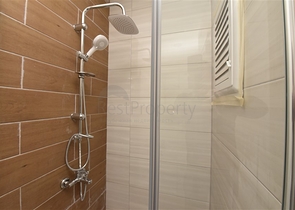 شقة جديدة للبيع - ضمن مجمع سكني في افسلار - تصميم غرفة وصالة . 