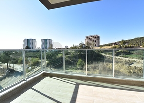 شقة جديدة للبيع - ضمن مجمع سكني في افسلار - تصميم غرفة وصالة . 