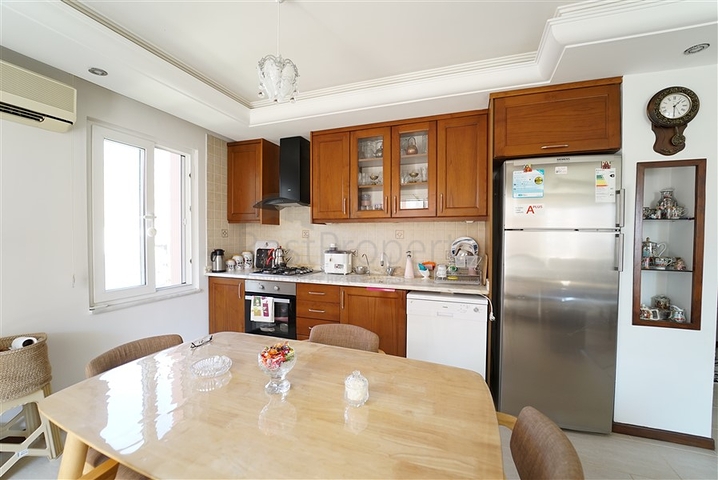 قريبة من البحر - شقة غرفتين وصالة مفروشة - في محمودلار / الانيا 