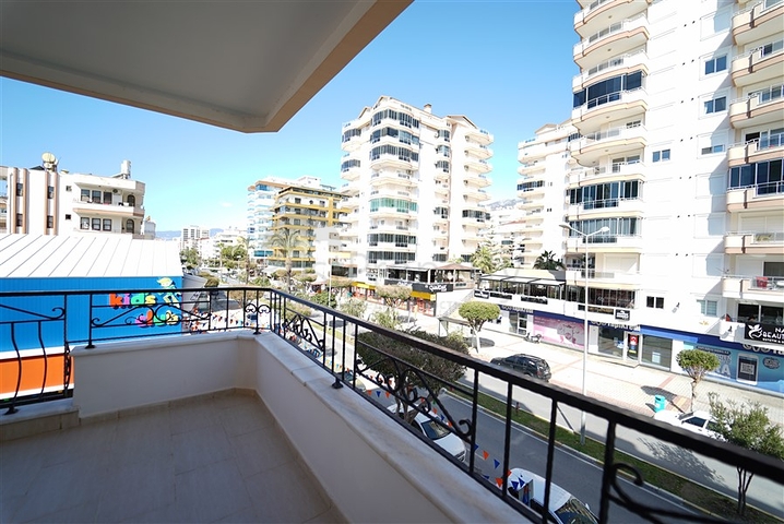 قريبة من البحر - شقة غرفتين وصالة مفروشة - في محمودلار / الانيا 