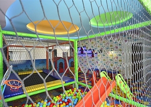 ضمن مجمع سكني عائلي - شقة غرفتين وصالة مفروشة - في افسلار / الانيا 