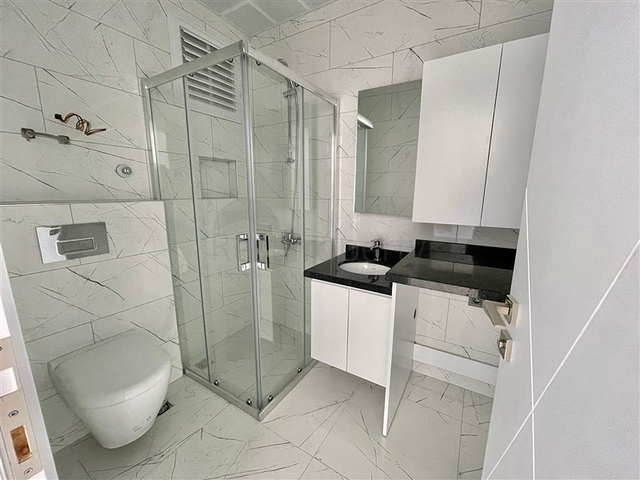 اطلالة بحر - شقة غرفة وصالة -ضمن مجمع جديد - في محمودلار / الانيا 