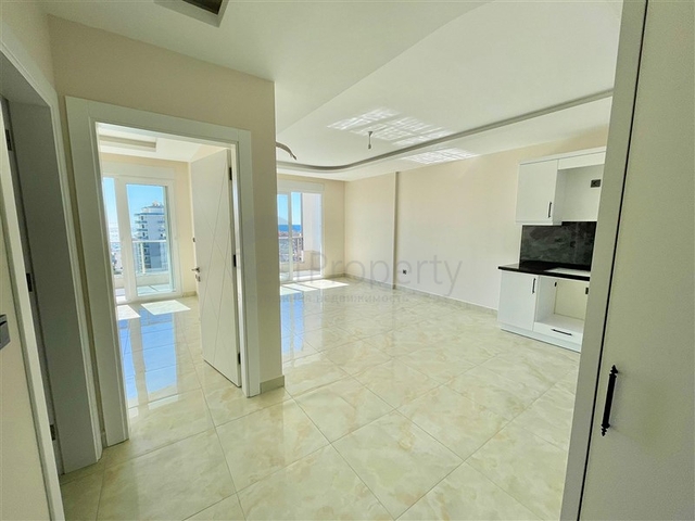 اطلالة بحر - شقة غرفة وصالة -ضمن مجمع جديد - في محمودلار / الانيا 