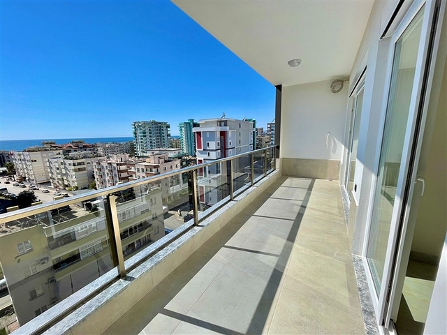 اطلالة بحر - شقة غرفة وصالة -ضمن مجمع جديد - في محمودلار / الانيا 