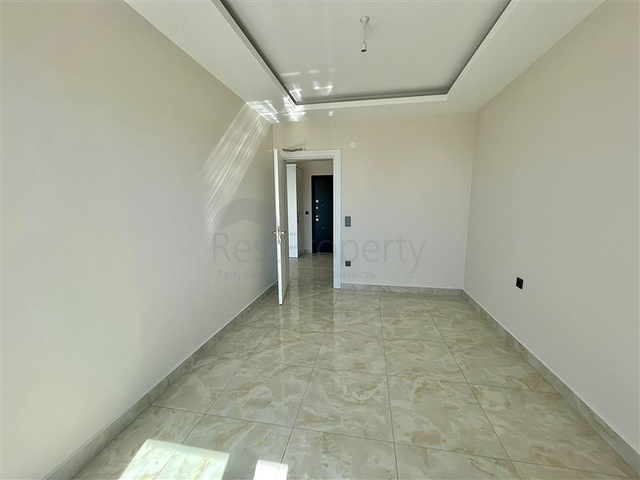 اطلالة بحر - شقة غرفة وصالة -ضمن مجمع جديد - في محمودلار / الانيا 