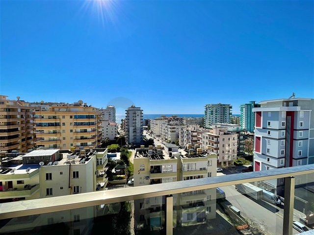 اطلالة بحر - شقة غرفة وصالة -ضمن مجمع جديد - في محمودلار / الانيا 