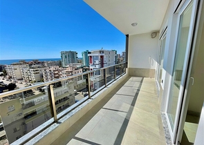 اطلالة بحر - شقة غرفة وصالة -ضمن مجمع جديد - في محمودلار / الانيا 