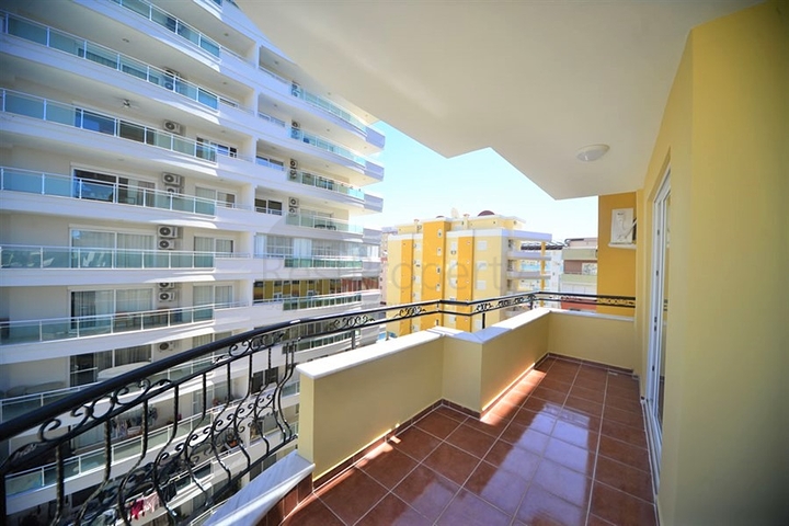 شقة واسعة غرفتين وصالة مفروشة - ضمن مجمع سكني في محمودلار/ الانيا 