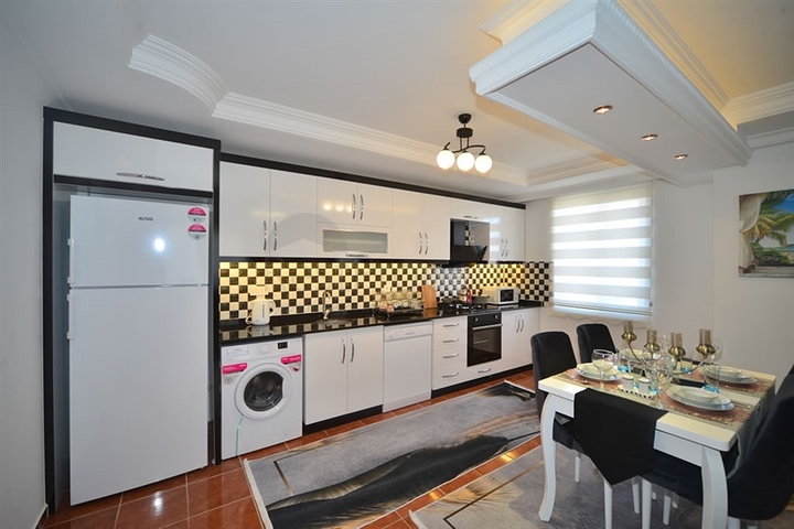 شقة واسعة غرفتين وصالة مفروشة - ضمن مجمع سكني في محمودلار/ الانيا 