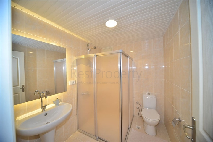 شقة واسعة غرفتين وصالة مفروشة - ضمن مجمع سكني في محمودلار/ الانيا 