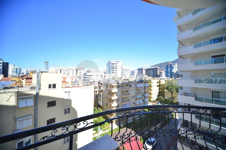 شقة واسعة غرفتين وصالة مفروشة - ضمن مجمع سكني في محمودلار/ الانيا 