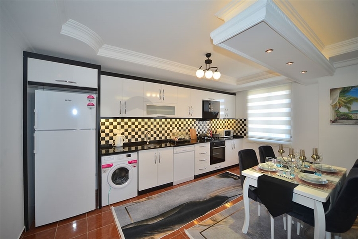 شقة واسعة غرفتين وصالة مفروشة - ضمن مجمع سكني في محمودلار/ الانيا 