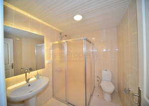 شقة واسعة غرفتين وصالة مفروشة - ضمن مجمع سكني في محمودلار/ الانيا 