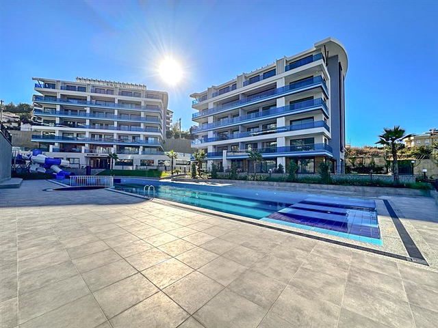 دوبلكس للبيع ضمن مجمع فاخر - 3 غرف وصالة - في كارجيجاك / الانيا 