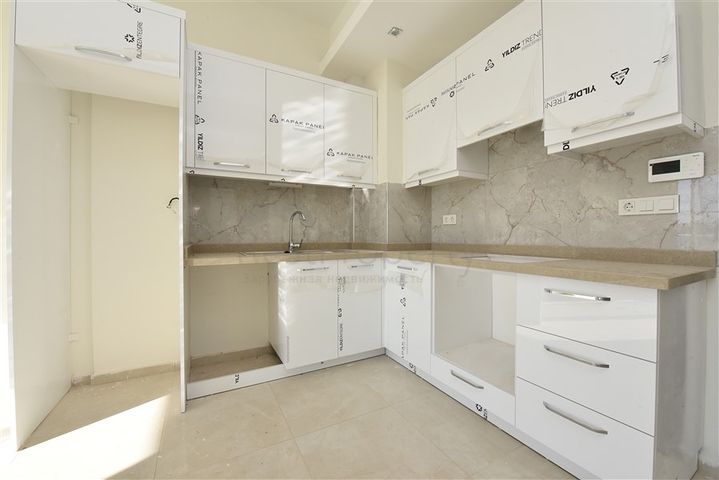 شقة غرفة وصالة ضمن مجمع سكني حديث - في افسلار/ الانيا