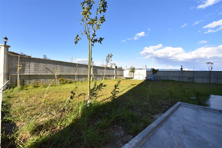 شقة غرفة وصالة ضمن مجمع سكني حديث - في افسلار/ الانيا