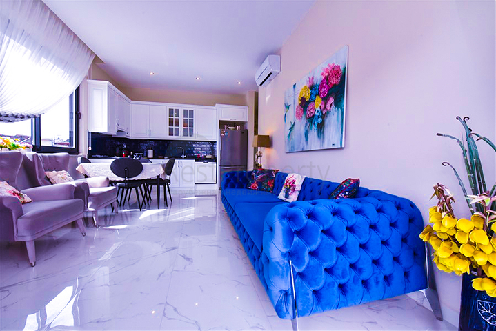 مجمع فاخر على البحر مباشرة - شقة غرفتين وصالة مفروشة - في اوبا / الانيا 