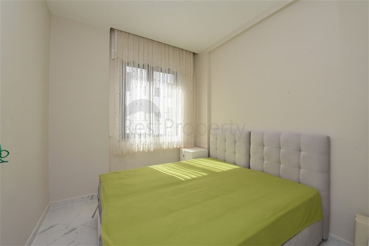 مجمع فاخر على البحر مباشرة - شقة غرفتين وصالة مفروشة - في اوبا / الانيا 