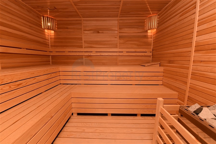 مجمع فاخر على البحر مباشرة - شقة غرفتين وصالة مفروشة - في اوبا / الانيا 