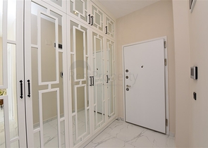 مجمع فاخر على البحر مباشرة - شقة غرفتين وصالة مفروشة - في اوبا / الانيا 