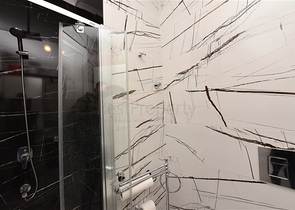 مجمع فاخر على البحر مباشرة - شقة غرفتين وصالة مفروشة - في اوبا / الانيا 