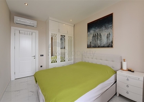 مجمع فاخر على البحر مباشرة - شقة غرفتين وصالة مفروشة - في اوبا / الانيا 