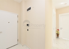 مجمع فاخر على البحر مباشرة - شقة غرفتين وصالة مفروشة - في اوبا / الانيا 