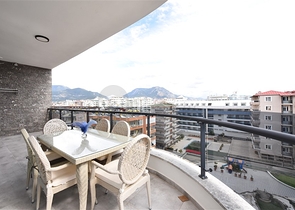 مجمع فاخر على البحر مباشرة - شقة غرفتين وصالة مفروشة - في اوبا / الانيا 