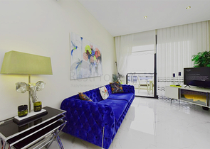 مجمع فاخر على البحر مباشرة - شقة غرفتين وصالة مفروشة - في اوبا / الانيا 