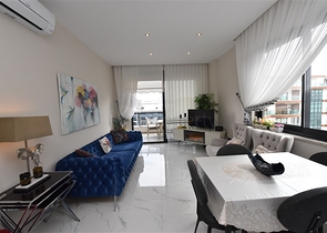 مجمع فاخر على البحر مباشرة - شقة غرفتين وصالة مفروشة - في اوبا / الانيا 