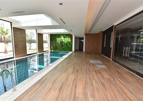 مجمع فاخر على البحر مباشرة - شقة غرفتين وصالة مفروشة - في اوبا / الانيا 