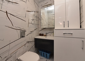 مجمع فاخر على البحر مباشرة - شقة غرفتين وصالة مفروشة - في اوبا / الانيا 